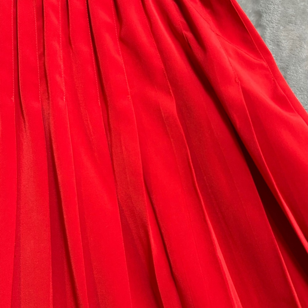 Susan Bristol Vintage Red Pleated Midi Skirt Elastic Waist Made in USA Size 12 - Picture 3 of 10